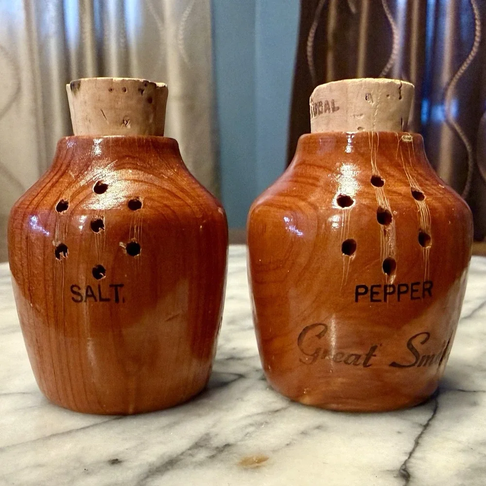 VTG Souvenir MCM Wood Moonshine Jugs Salt Pepper Shakers Great‎ Smokey Mountains